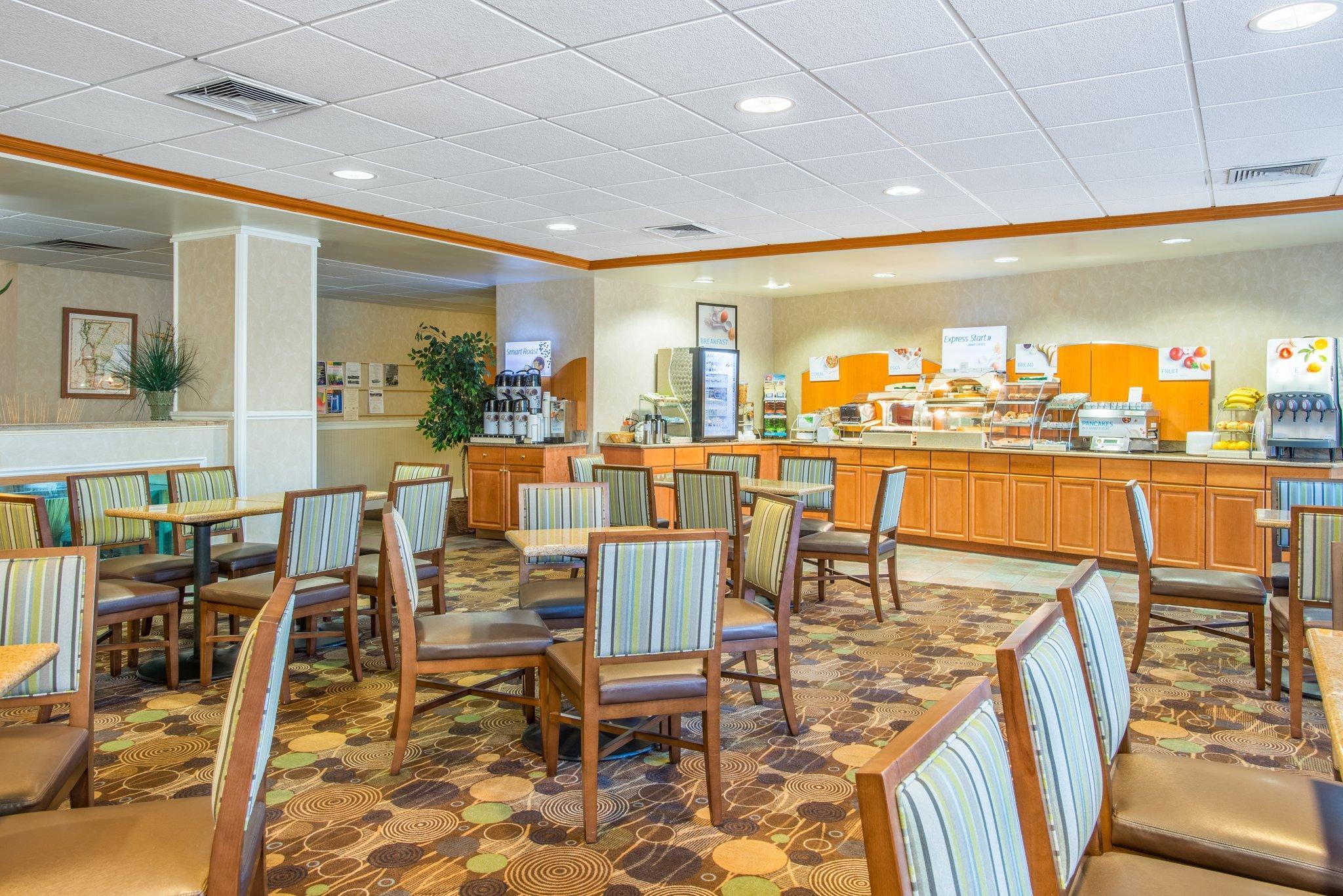 Holiday Inn Express Hotel & Suites Brattleboro By Ihg Luaran gambar