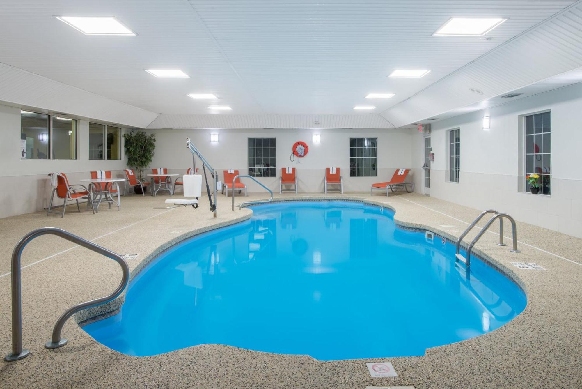 Holiday Inn Express Hotel & Suites Brattleboro By Ihg Luaran gambar