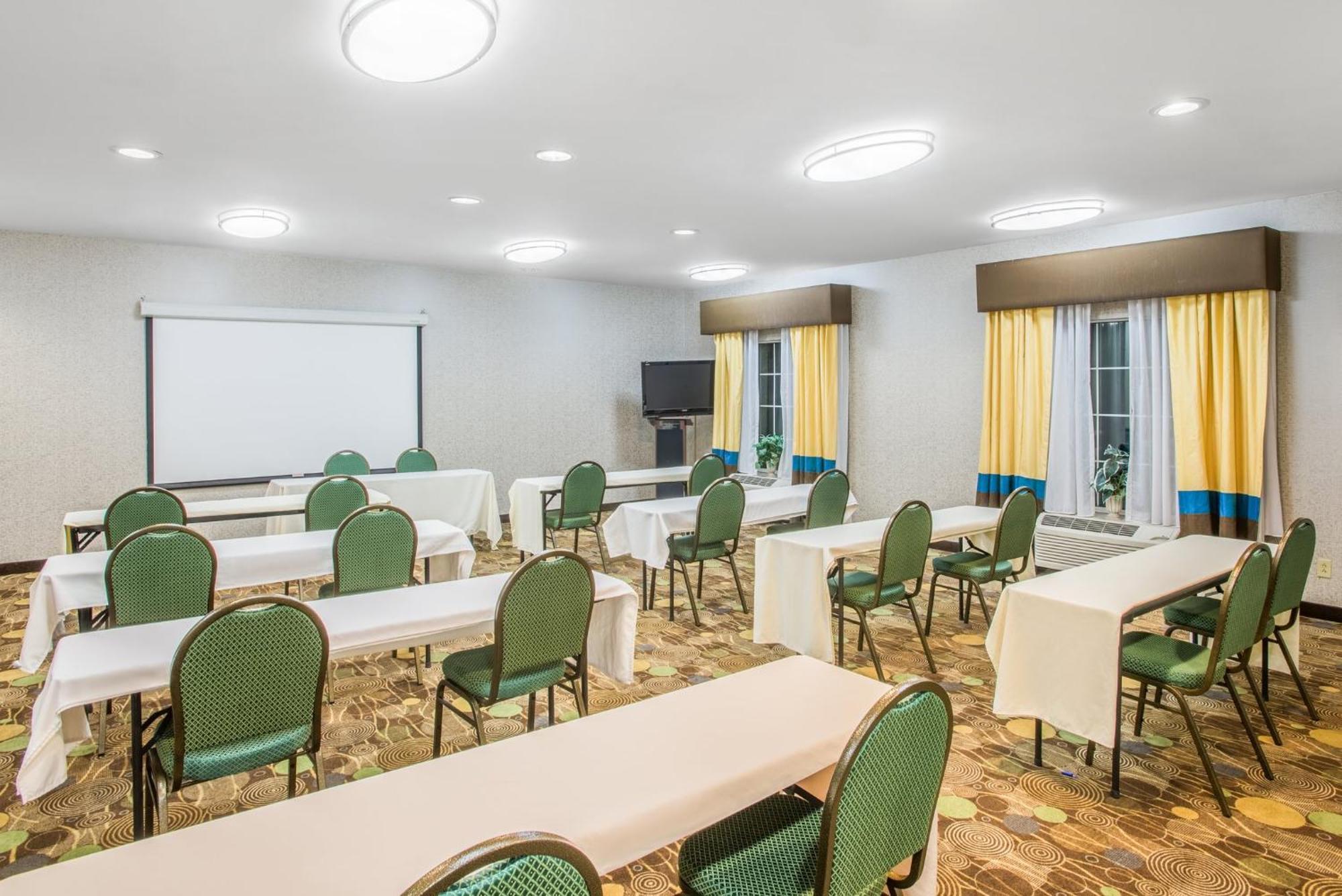 Holiday Inn Express Hotel & Suites Brattleboro By Ihg Luaran gambar