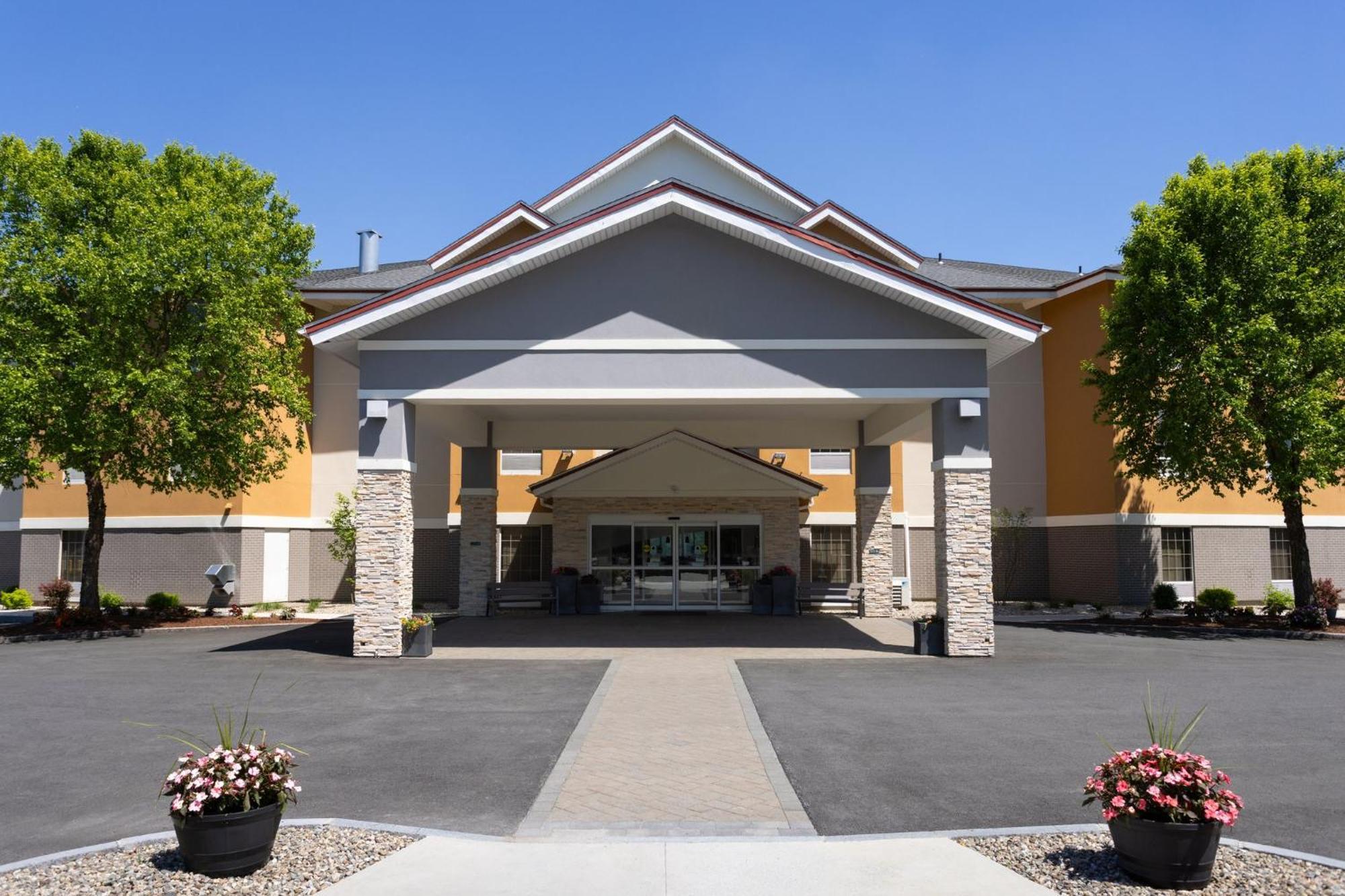 Holiday Inn Express Hotel & Suites Brattleboro By Ihg Luaran gambar
